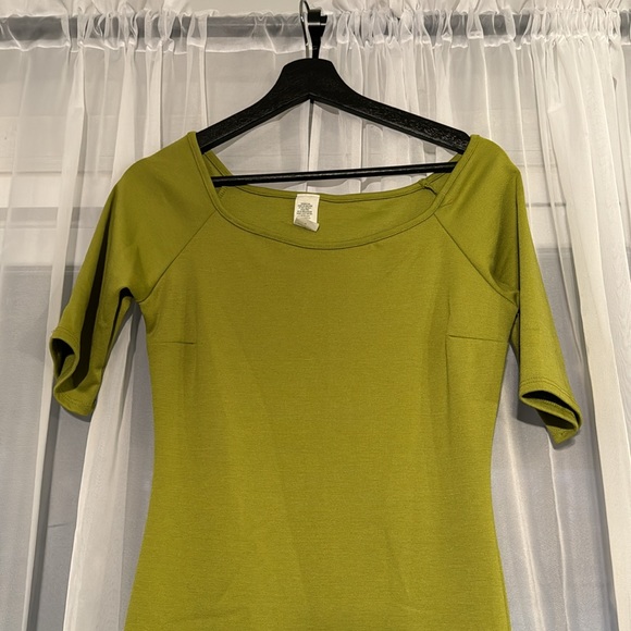 Green dress - Picture 2 of 2